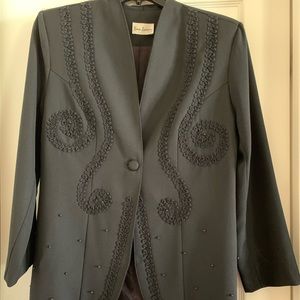 Very elegant black blazer